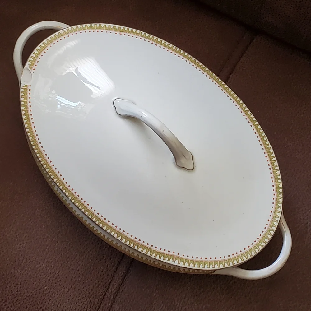 Johnson Bros. oval covered tureen white, green 1915